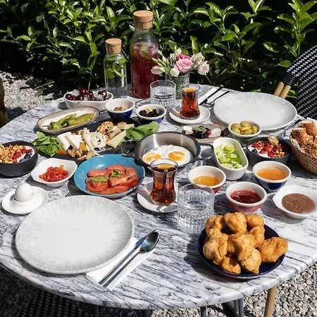 Lui Alaçatı Hotel *